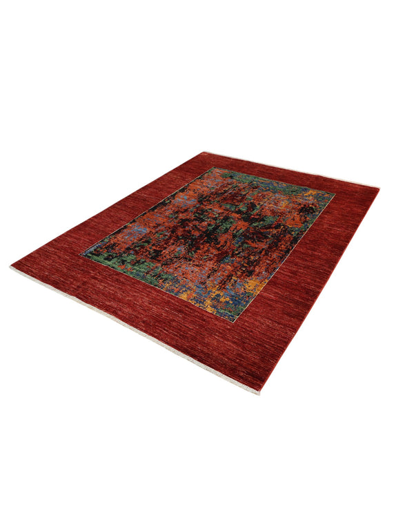 Tappeto moderno persiano “Estratto dei Colori” 237x182 cm, annodato a mano, lana e colori naturali, sfumature blu, verde, ocra e bordura rosso mattone.