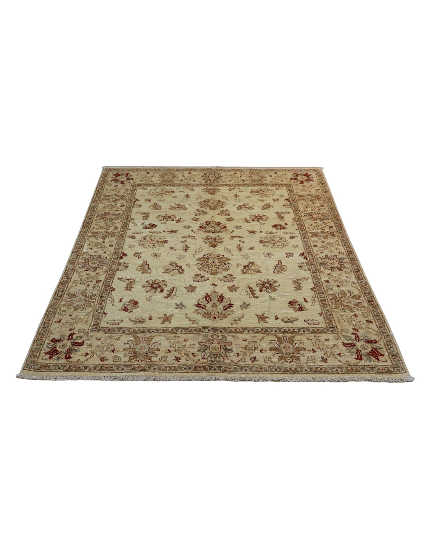 Tappeto Ziegler Farahan annodato a mano, design floreale diffuso senza medaglione centrale, colori avorio, crema, rosso, nero e blu, aspetto anticato con certificato di autenticità.