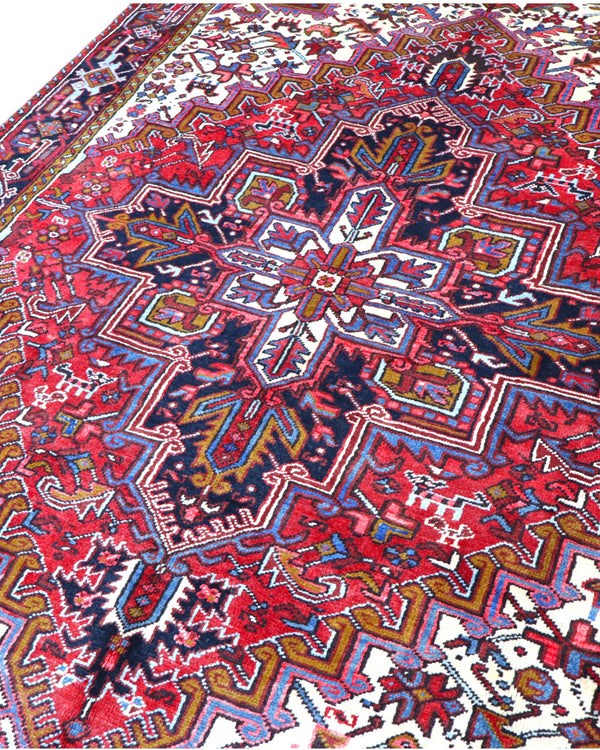 Heriz carpet 323x239cm