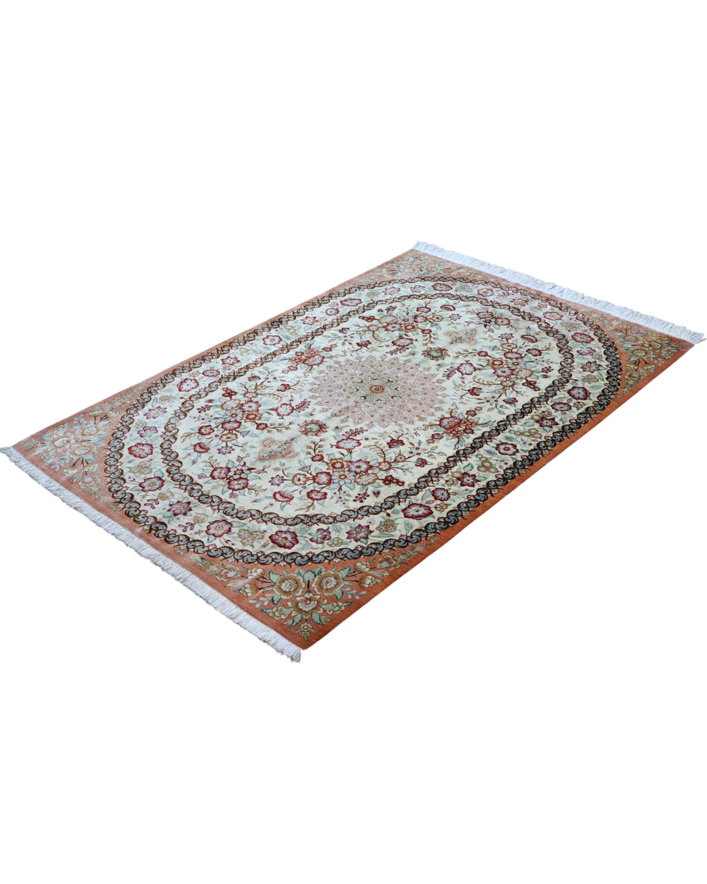 Tappeto Qum persiano in seta 163x96 cm, annodato a mano, fondo beige decorato con motivi armoniosi, seta tinta vegetale, certificato incluso.