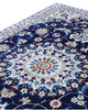 Tappeto Nain Habibian persiano 147x96 cm, annodato a mano, fondo blu notte con cornice beige e motivi decorativi, vello in lana mista seta, certificato di autenticità.