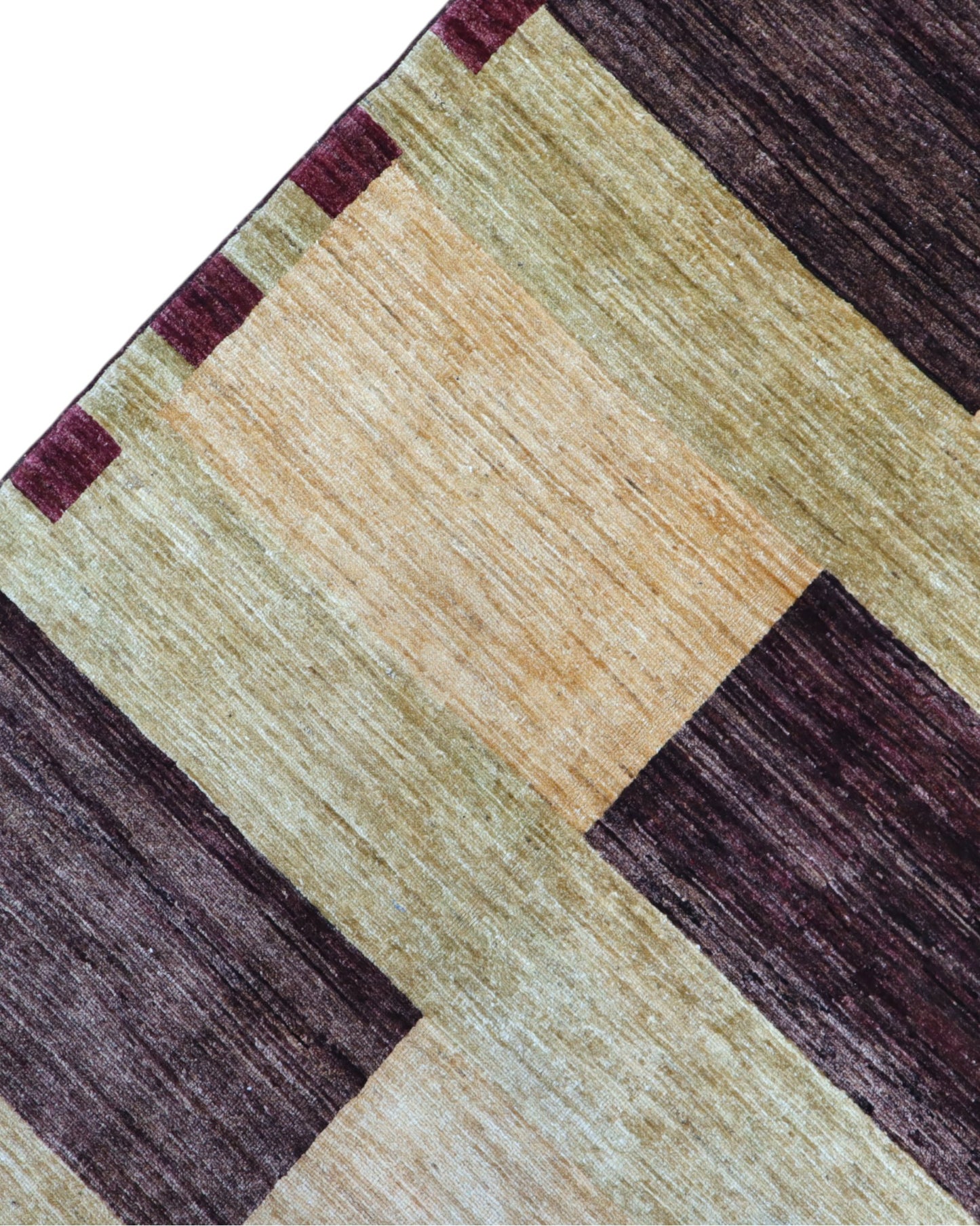 Tappeto moderno 238x169 cm Persia con motivo geometrico rettangolare, fondo beige e verde chiaro con inserti marrone scuro, lana annodata a mano.