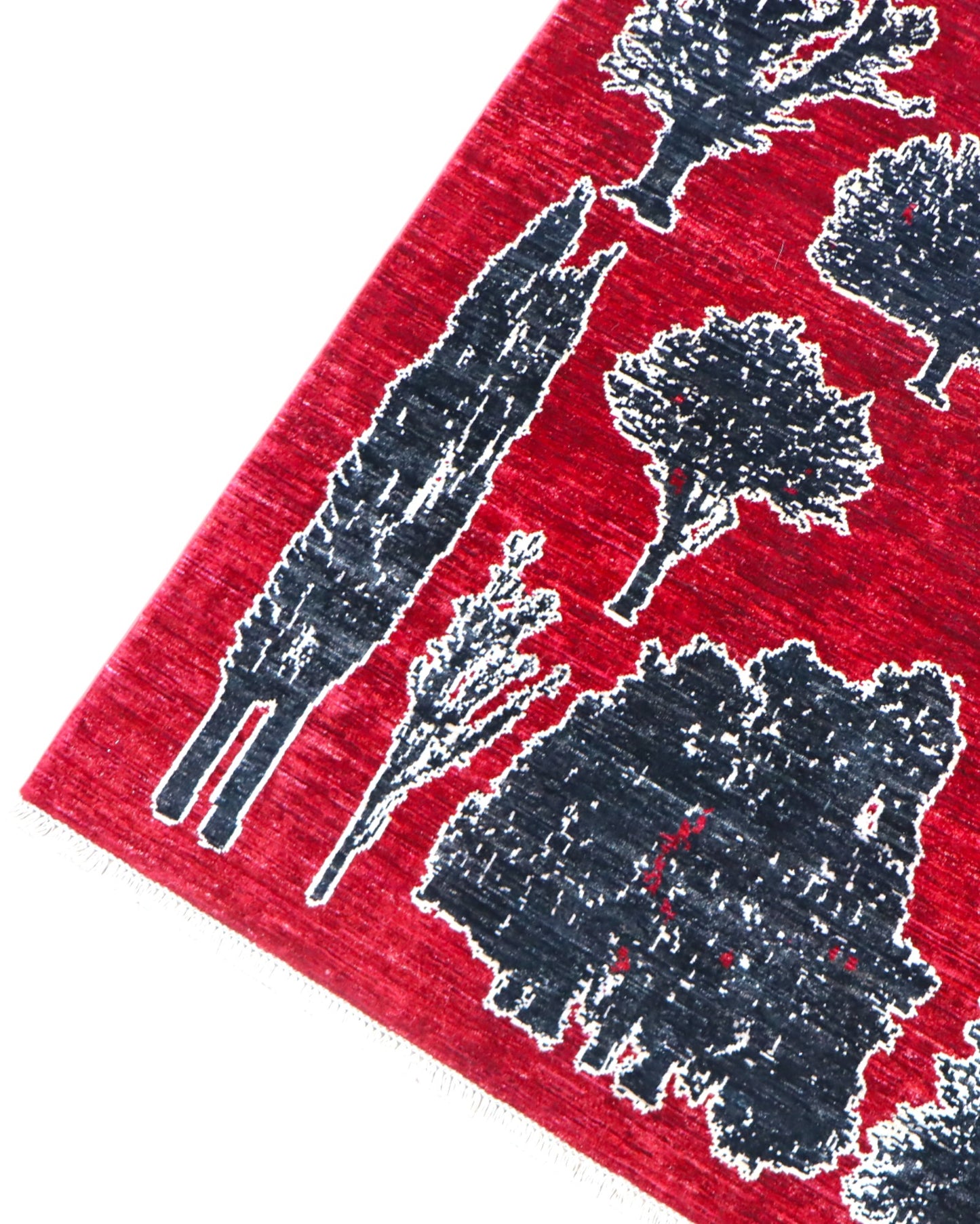 Tappeto moderno 238x178 cm Persia con alberi stilizzati neri e avorio su fondo rosso intenso. Annodato a mano in lana naturale.