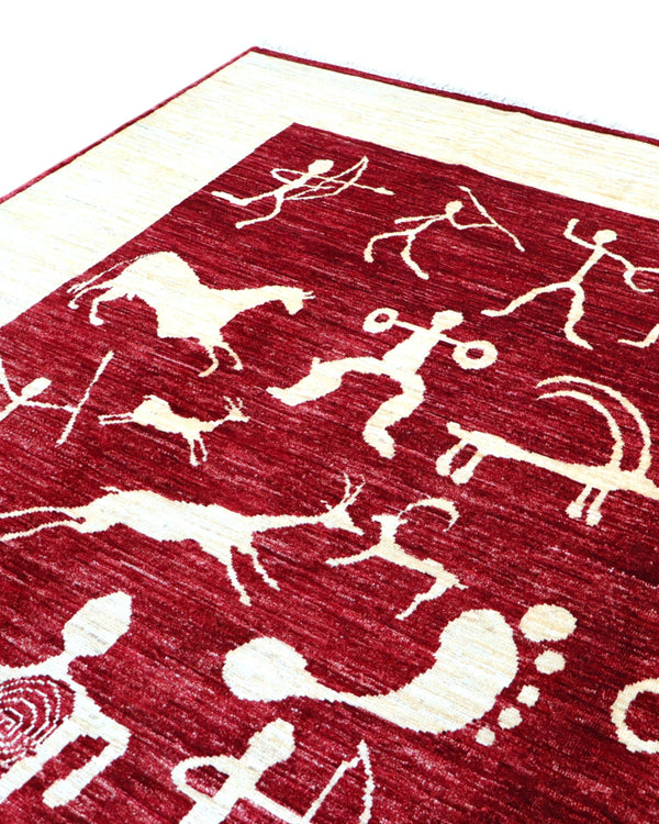 Tappeto moderno 228x183 cm Persia con fondo bordeaux, figure stilizzate avorio e cornice beige, annodato a mano in lana e cotone.