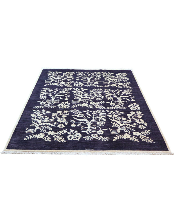 Tappeto moderno 228x176 cm Persia con fondo blu e motivi floreali avorio, annodato a mano in lana e cotone.