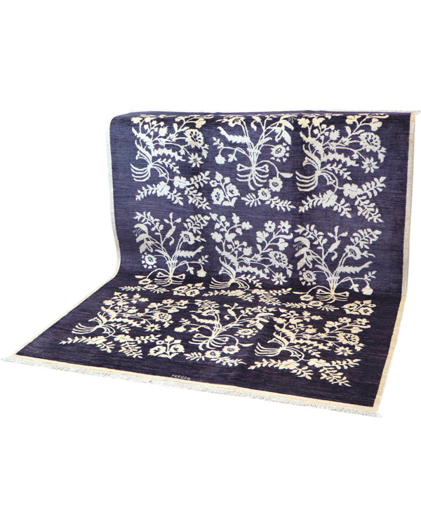 Tappeto moderno 228x176 cm Persia con fondo blu e motivi floreali avorio, annodato a mano in lana e cotone.