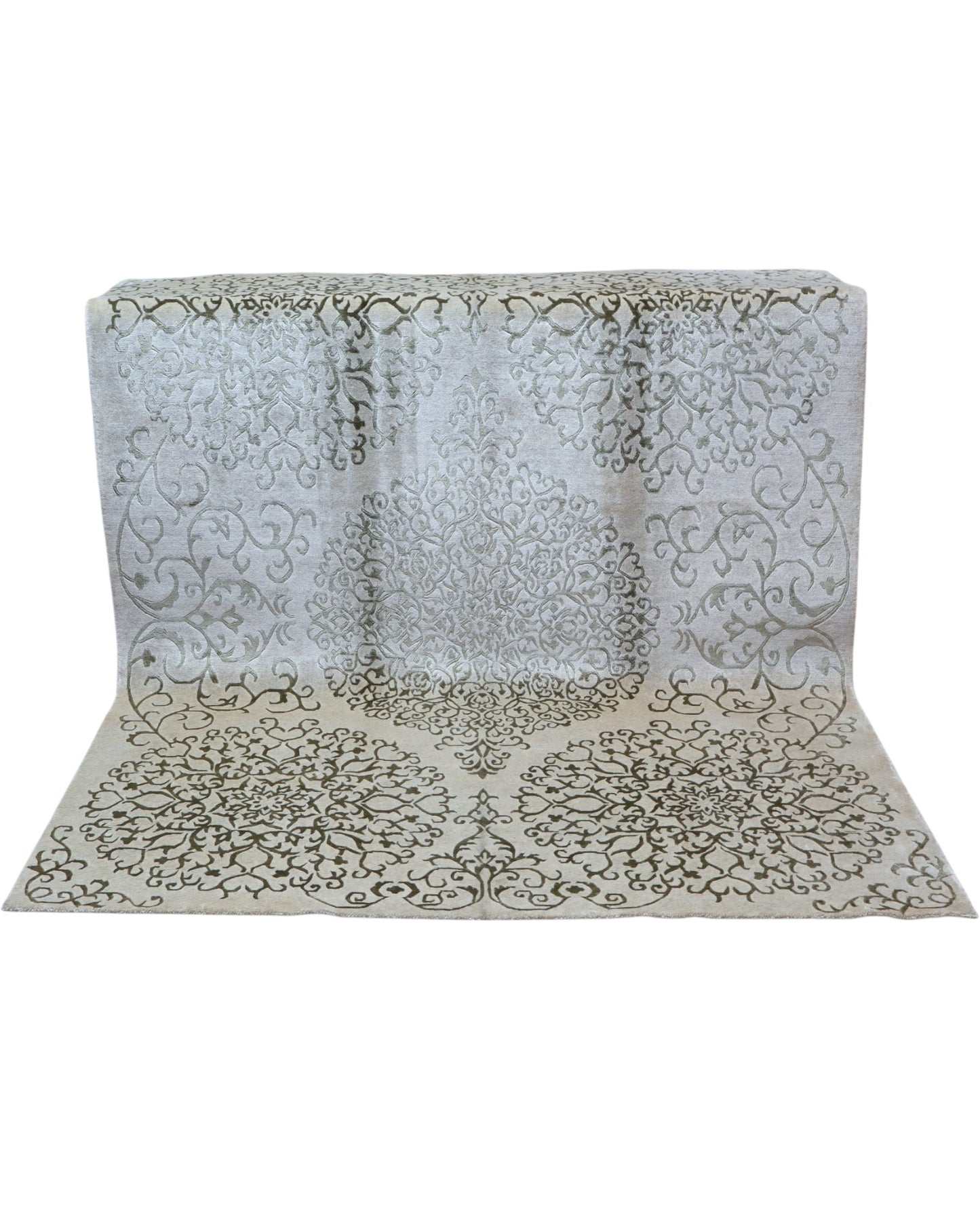 Tappeto moderno 235x177 cm Persia con fondo beige e motivi ornamentali ton sur ton, annodato a mano in lana e cotone.