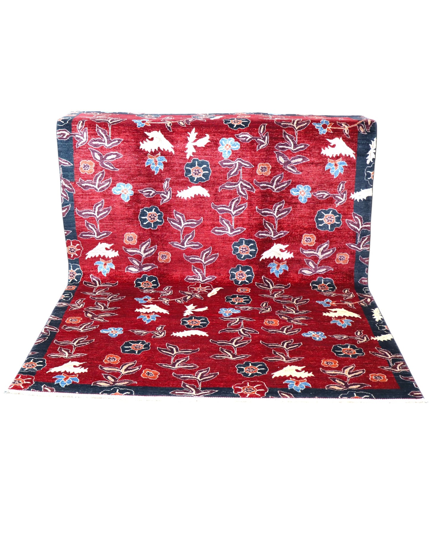 Tappeto moderno 247x180 cm con fondo bordeaux e motivi floreali stilizzati, annodato a mano in lana e cotone, provenienza Afghanistan.