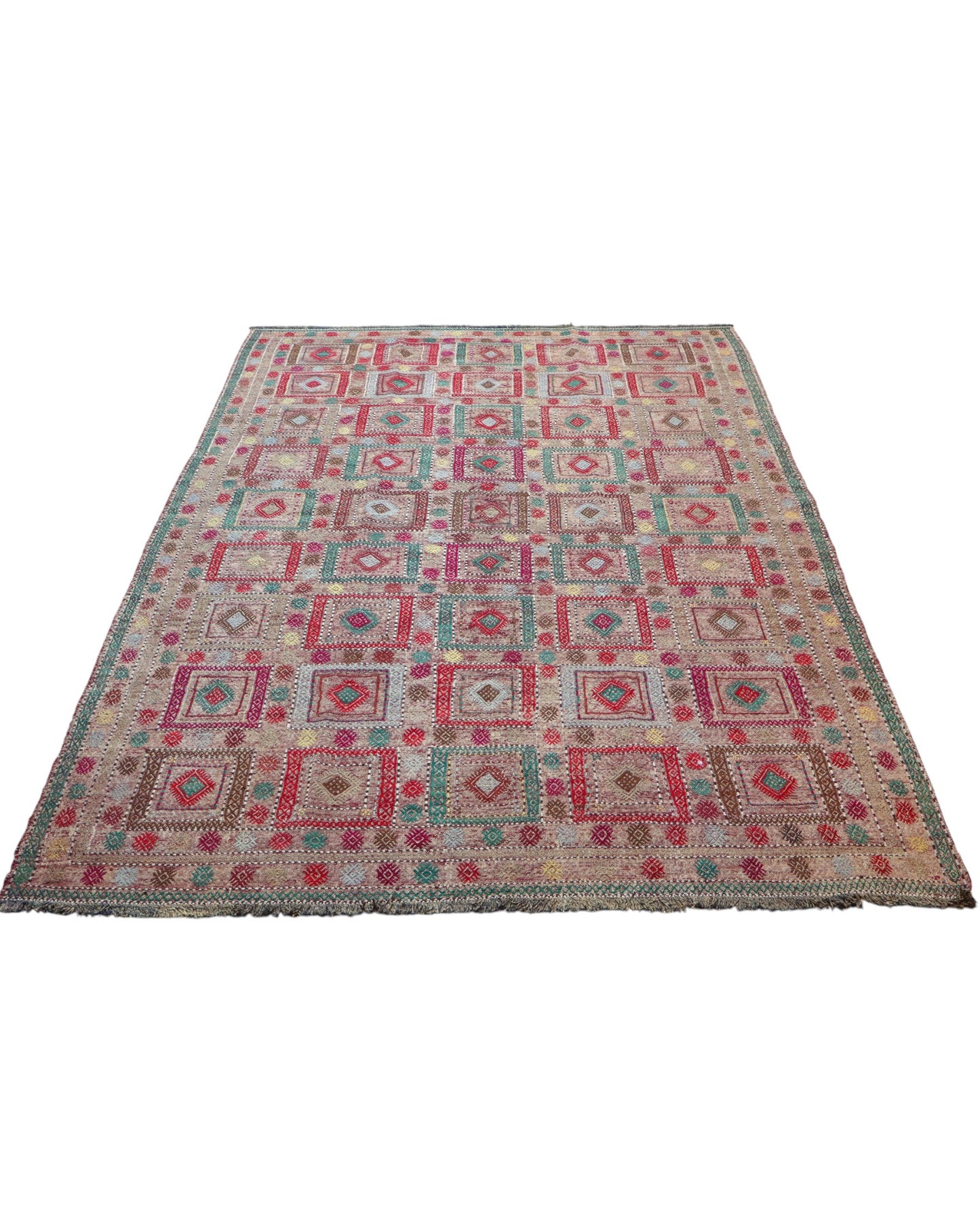 Tappeto kilim armeno 265x175 cm con fondo naturale e motivi geometrici multicolore, annodato a mano in lana e cotone, provenienza Armenia.