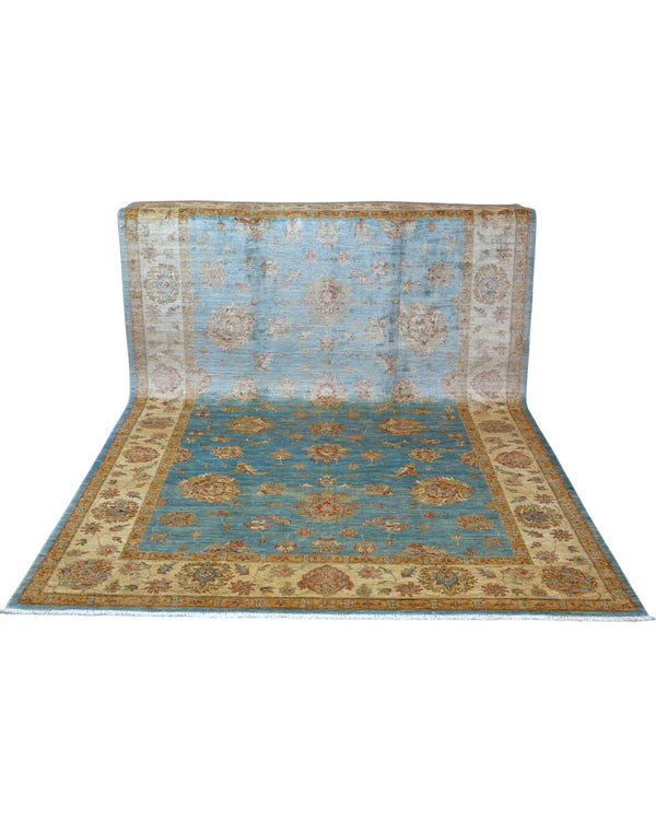 Tappeto Ziegler 298x200 cm con fondo azzurro, motivi floreali beige e oro e bordura chiara decorata, tramato ed annodato a mano, provenienza Afghanistan.