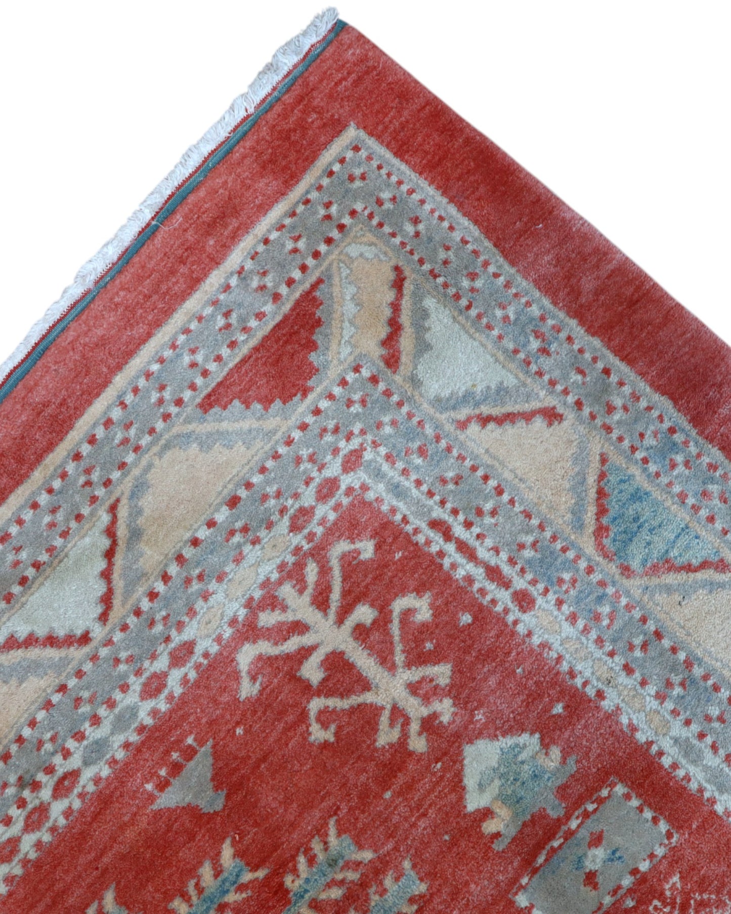 Tappeto Ziegler 248x230 cm con fondo rosso, Albero della Vita e bordure geometriche azzurre e avorio, tramato ed annodato a mano, provenienza Afghanistan.