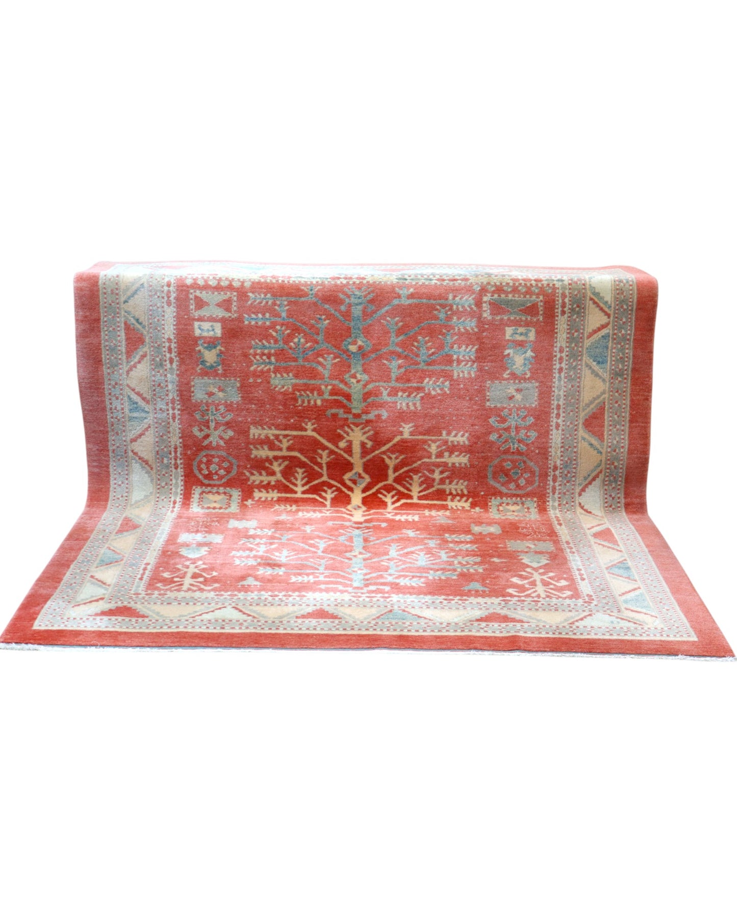 Tappeto Ziegler 248x230 cm con fondo rosso, Albero della Vita e bordure geometriche azzurre e avorio, tramato ed annodato a mano, provenienza Afghanistan.