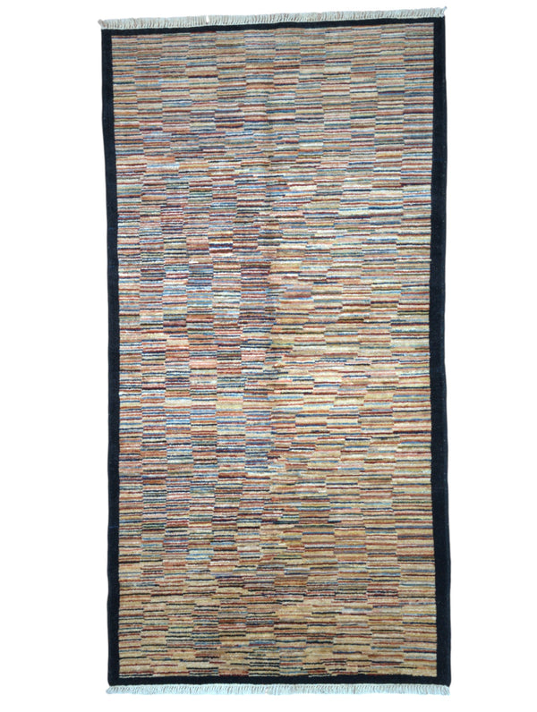 Tappeto Gabbeh moderno 193x101 cm, design astratto a righe beige con cornice blu notte, annodato a mano, certificato di autenticità incluso.