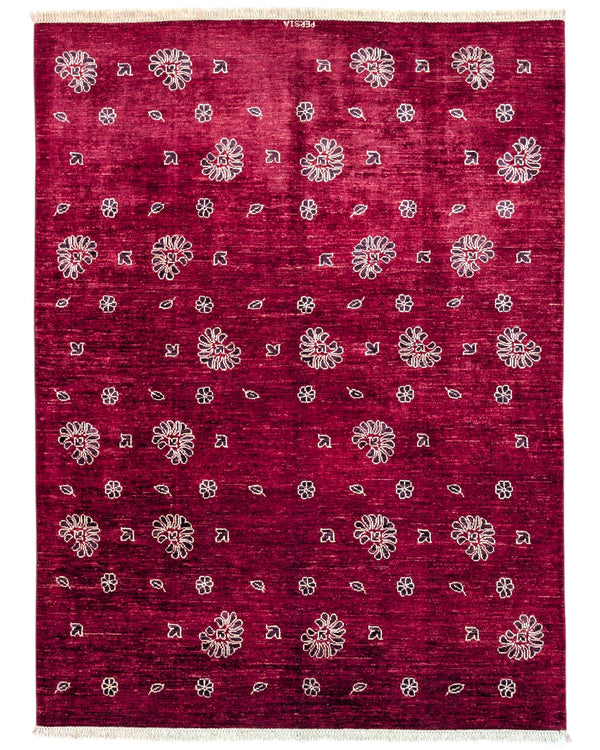 Tappeto moderno "Fiori e Foglie" con fondo rosso melograno e motivi beige di fiori e foglie stilizzati, annodato a mano in Persia.
