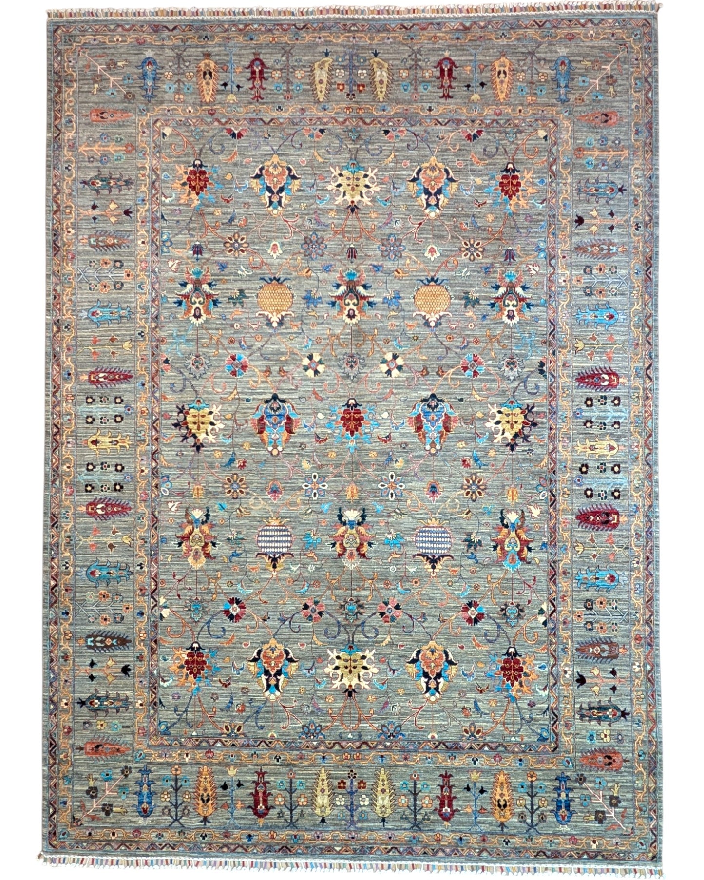 Tappeto Farahan Ziegler grigio chiaro con motivi floreali e cornice decorata, annodato a mano in Afghanistan con lana e cotone tinti con colori vegetali.