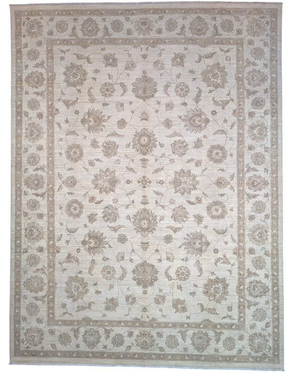Tappeto Farahan Ziegler beige chiaro con motivi floreali e decorativi, annodato a mano in Afghanistan con lana e cotone tinti con colori vegetali.
