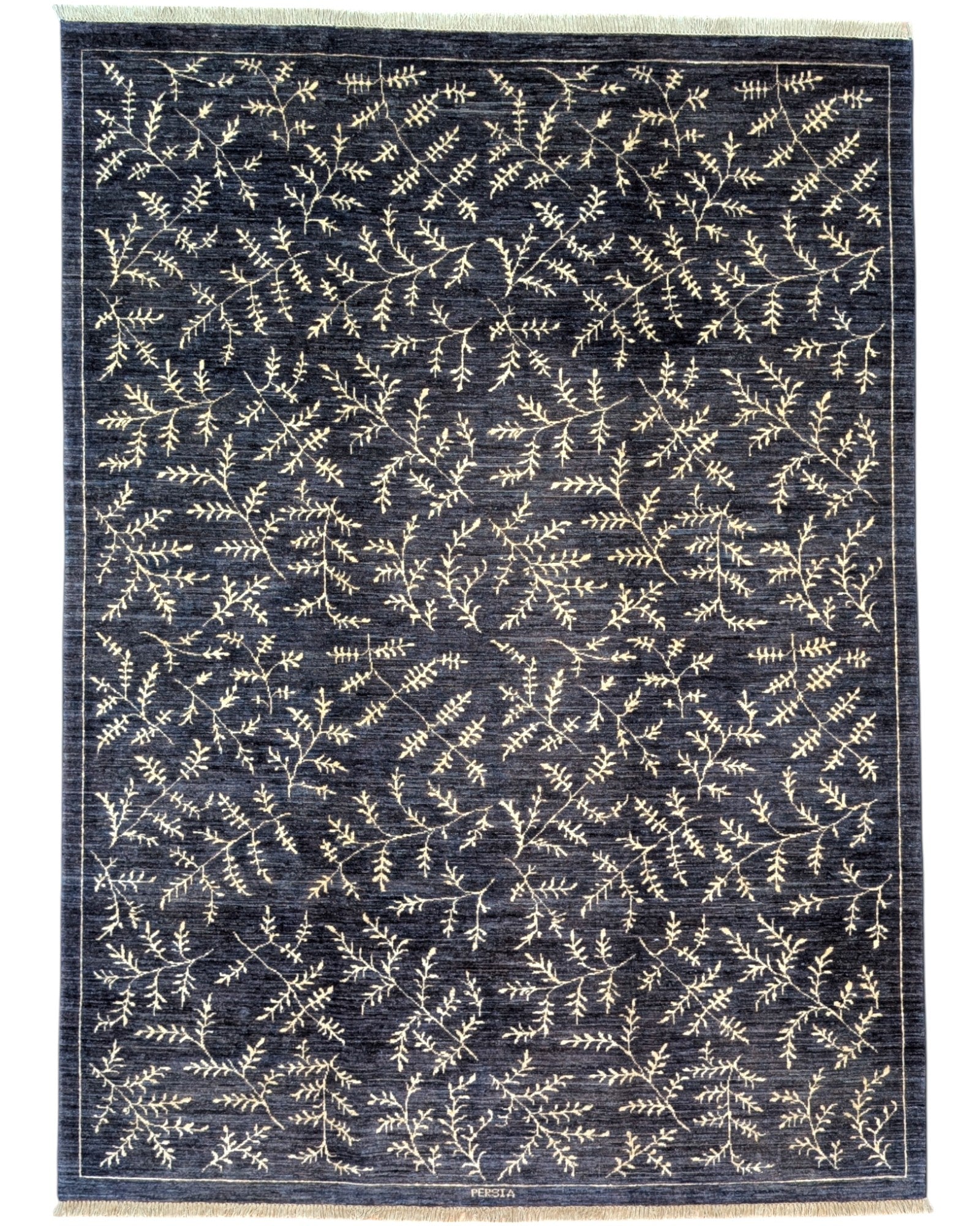 Tappeto moderno 235x172 cm, fondo cenere con disegno decorativo, annodato a mano in Persia con cotone e lana vegetale, certificato di autenticità incluso.