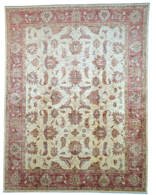 Tappeto Ziegler afgano, fondo beige con cornice rossa e disegno contemporaneo, annodato a mano, 250x194 cm.