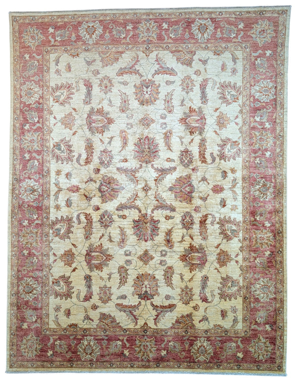 Tappeto Ziegler afgano, fondo beige con cornice rossa e disegno contemporaneo, annodato a mano, 250x194 cm.