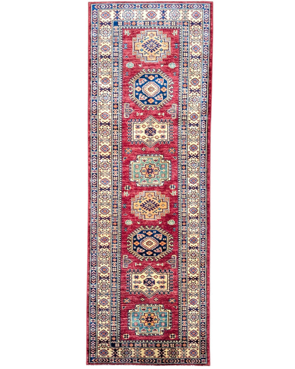 Tappeto Kazak 236x82 cm, corridore afghano annodato a mano in lana, fondo rosso con motivi geometrici blu e verdi.