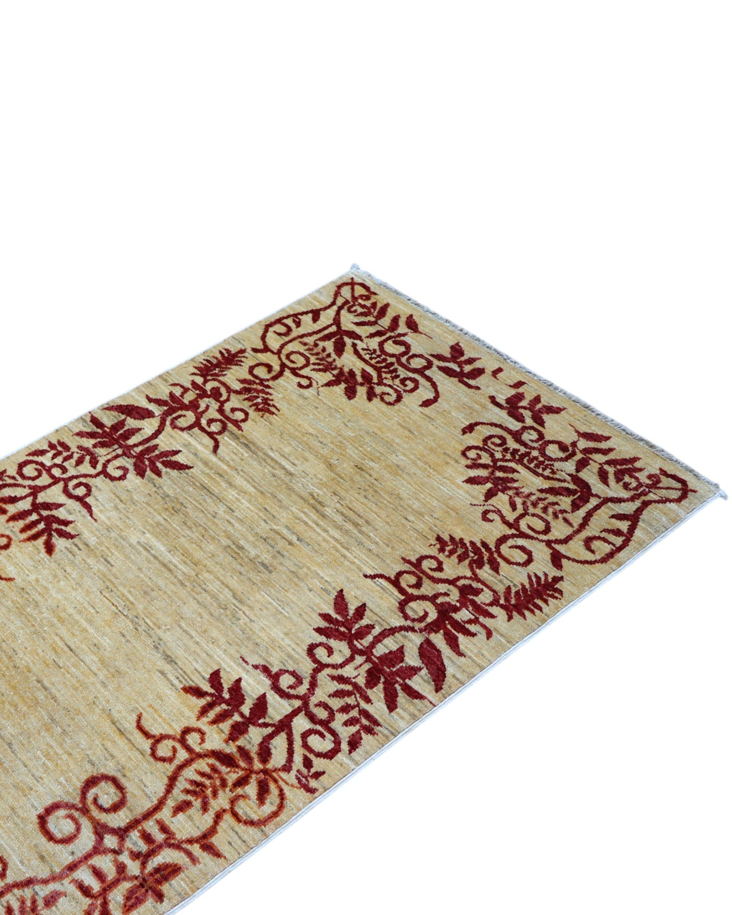 Tappeto Moderno 234x80 cm, Afghanistan, corridore con fondo beige–miele e decorazioni floreali rosse sui bordi, annodato a mano in lana vegetale.