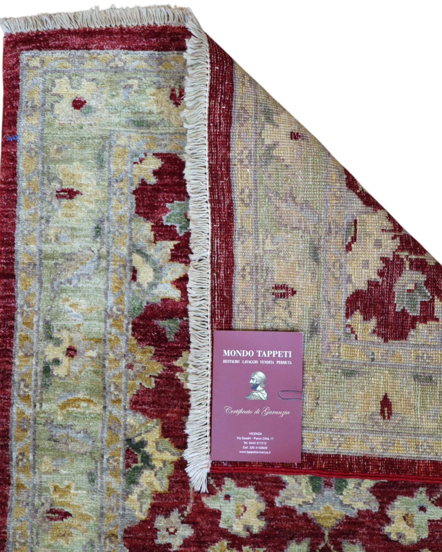 Tappeto Farahan afghano 250x80 cm rettangolare, annodato a mano, con fondo rosso, disegni floreali chiari e cornice decorata.