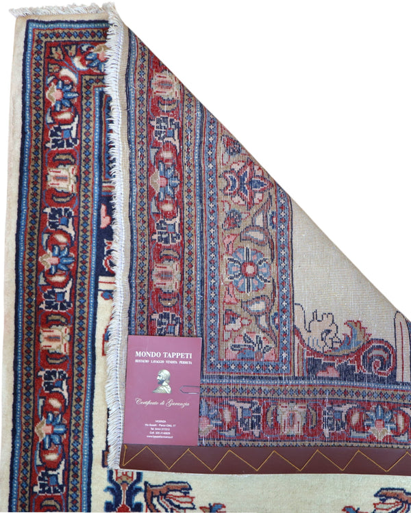 Tappeto Sarough persiano 205x82 cm, corridore con fondo avorio e motivi floreali in blu e rosso, annodato a mano in lana vegetale.
