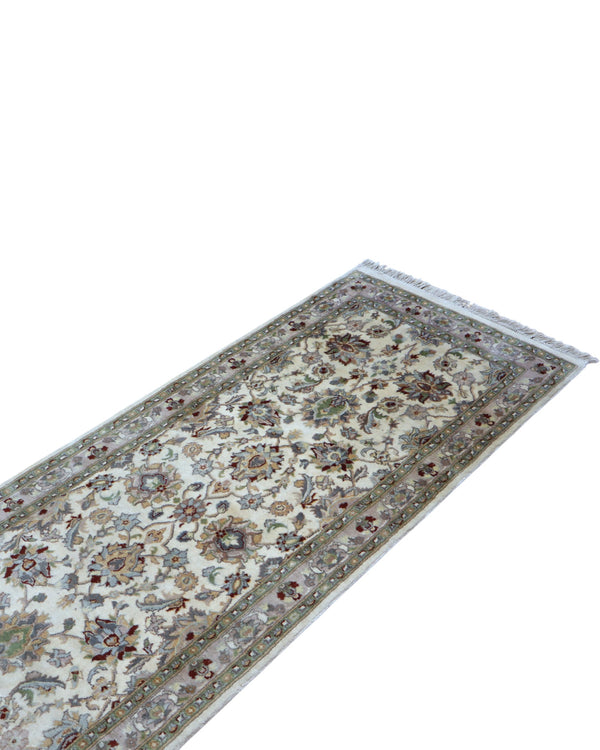 Tappeto Kashmir 252x70 cm, provenienza Pakistan, fondo avorio con motivi floreali beige e azzurro, corridore annodato a mano in lana vegetale.