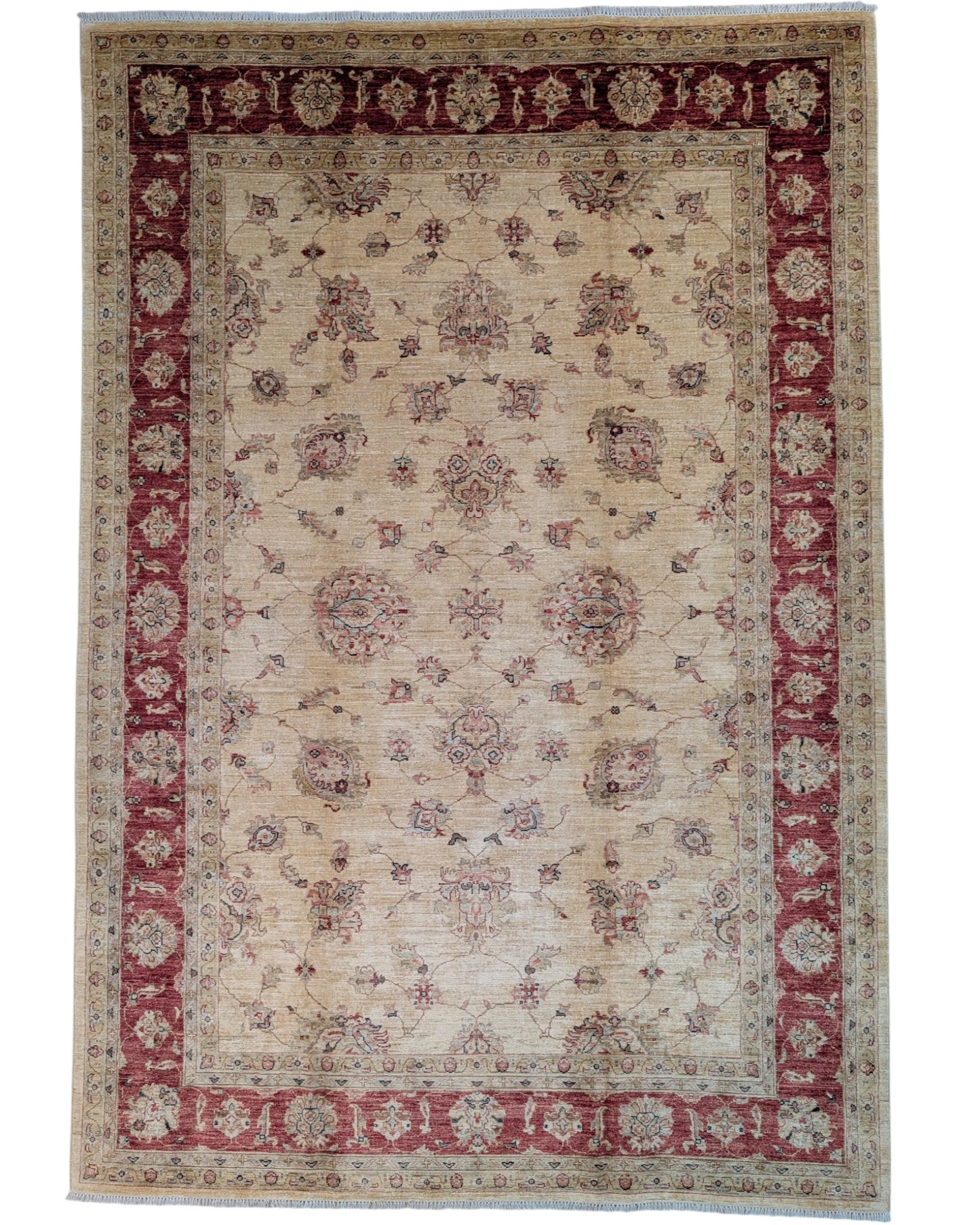 Tappeto Farahan 296x203 cm con fondo beige, cornice rossa e dettagli floreali turchesi. Annodato a mano in lana e cotone con colori vegetali,