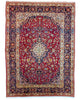 Tappeto persiano Kashan 238x247cm con fondo rosso, medaglione avorio e ricchi motivi floreali blu e oro.