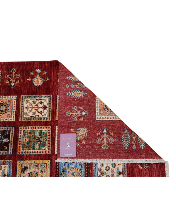 Tappeto Farahan “Fornelli” 241x180 cm, annodato a mano in Afghanistan, motivo a griglia con quadrati multicolore su fondo rosso intenso, lana tinta vegetale, certificato di autenticità.