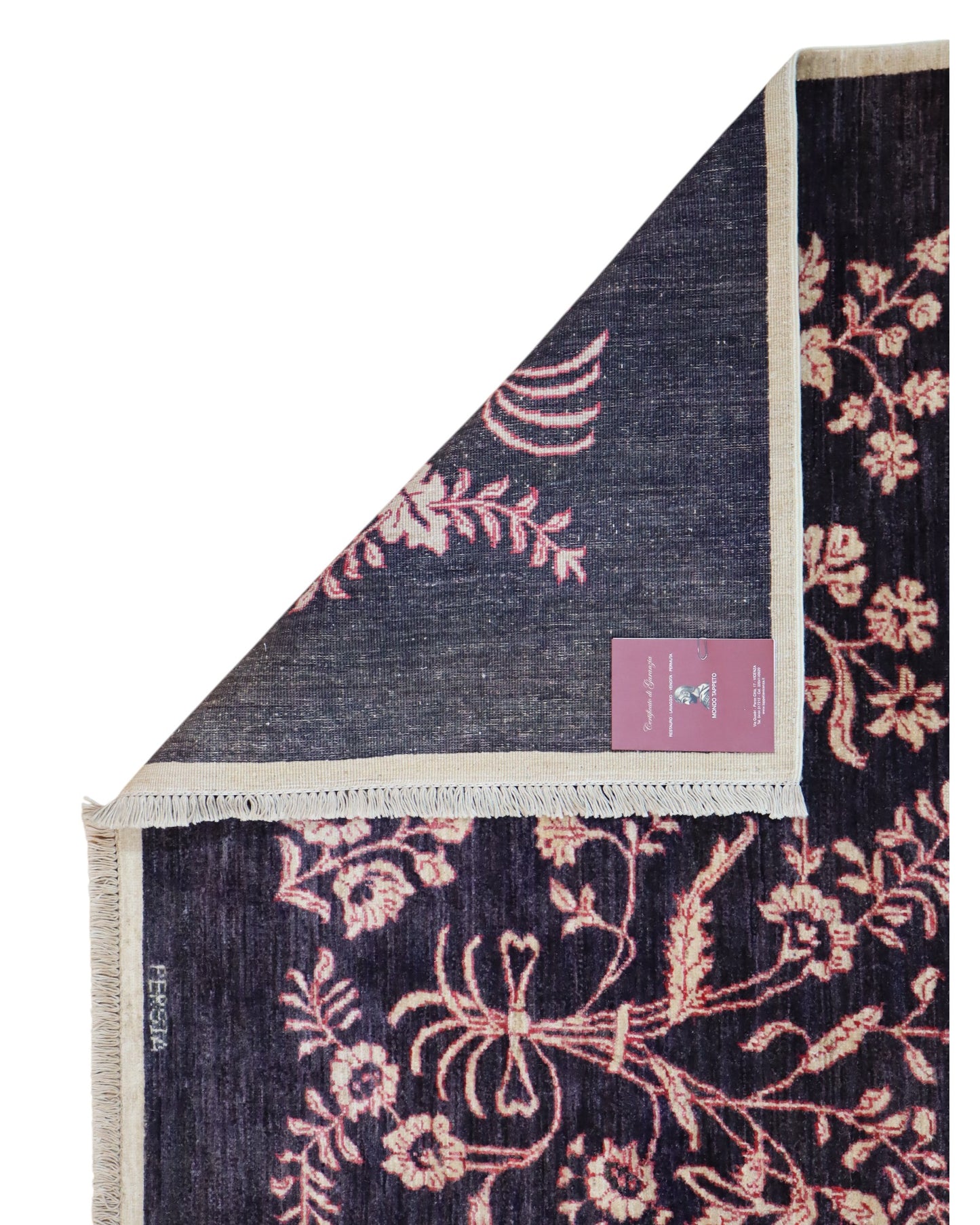 Tappeto moderno “Fiori di Darios” 236x183 cm, annodato a mano, fondo grigio scuro con motivi floreali e rametti beige/crema, lana tinta vegetale, certificato incluso.