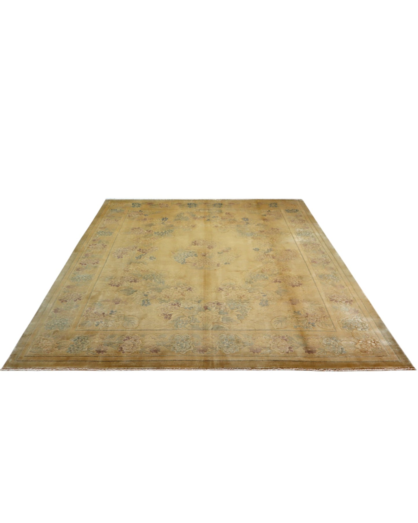 Tappeto in seta cinese 297x243 cm con fondo avorio e motivi floreali in tonalità pastello, tramato ed annodato a mano.