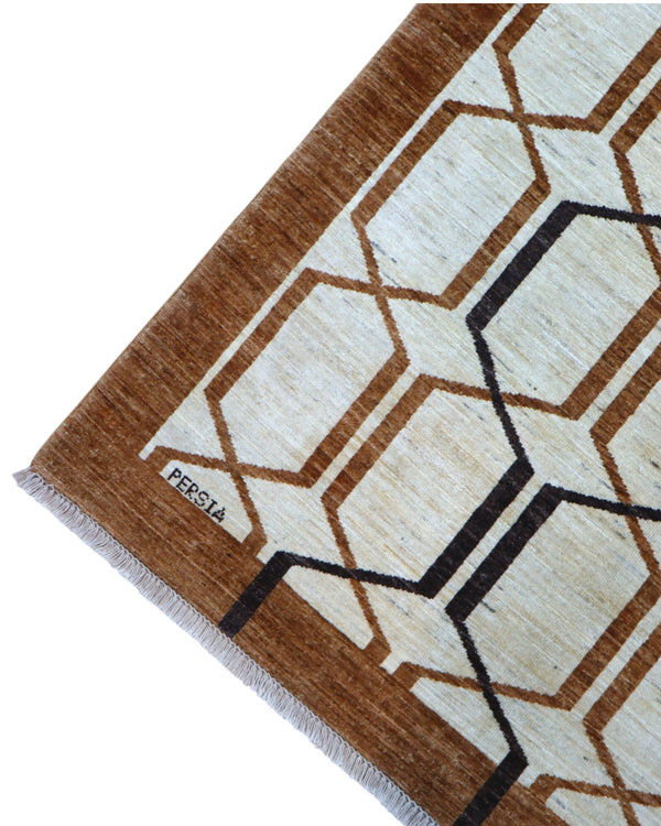 Tappeto Moderno persiano 300x203 cm con fondo beige e motivi geometrici esagonali in marrone e nero, tramato ed annodato a mano.