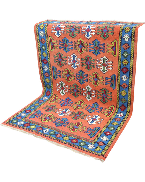 Tappeto Kilim Persia 166x120 cm tessuto a mano, con motivi geometrici multicolore su fondo arancio e bordo blu.