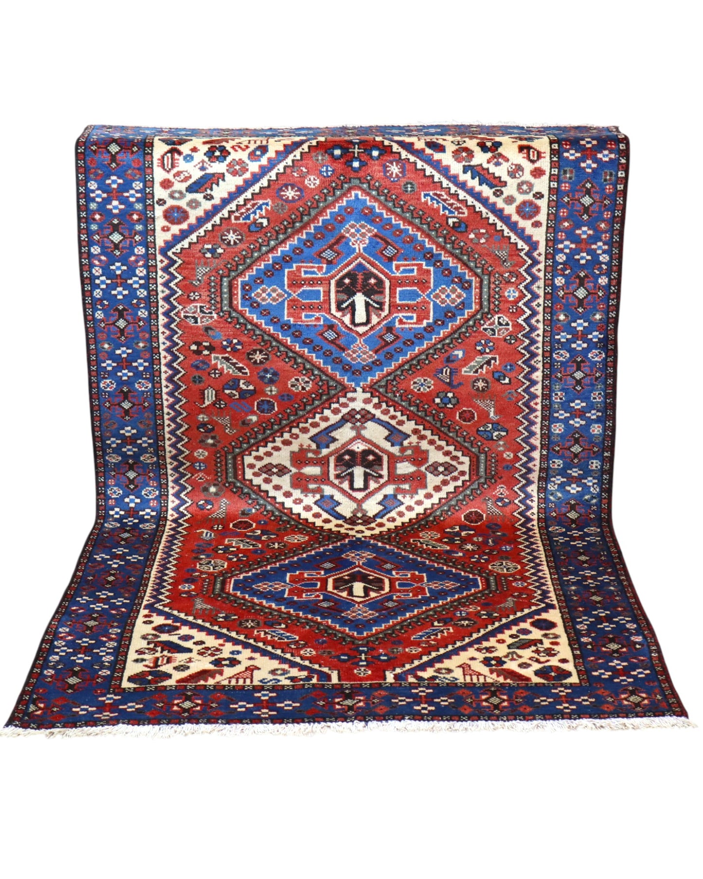 Tappeto Salame persiano 203x130 cm, annodato a mano, con tre medaglioni romboidali geometrici su fondo rosso e blu.