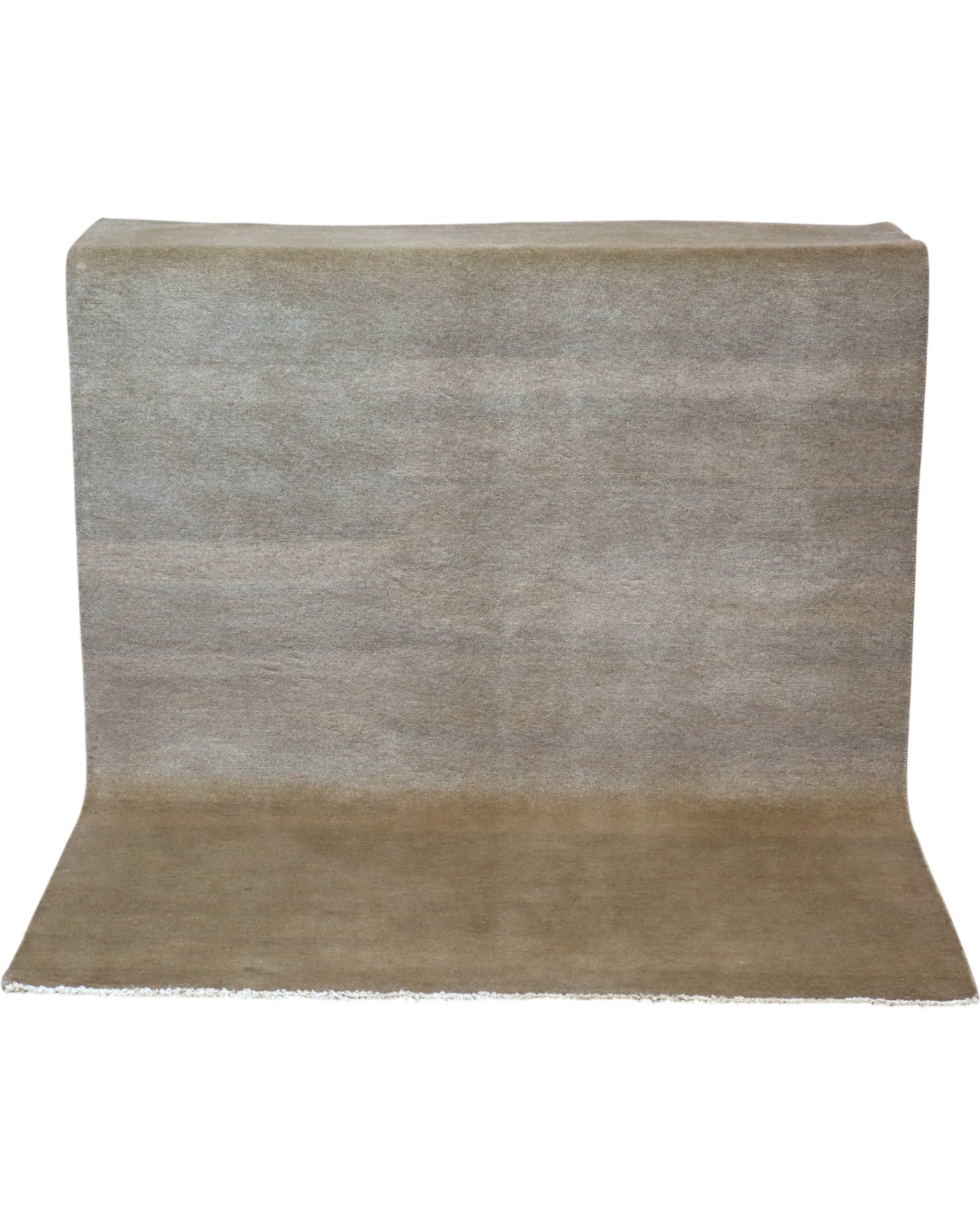 Tappeto moderno 183x138 cm annodato a mano, in lana e cotone, con sfumature grigio e taupe dal design minimalista.