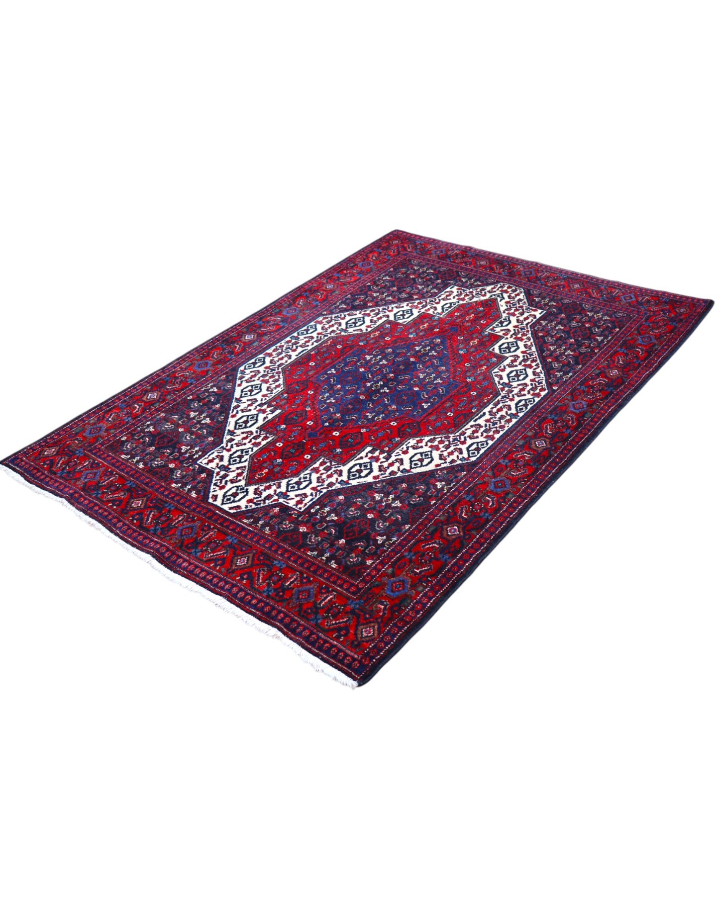 Tappeto Senneh 174x122 cm, annodato a mano, con grande medaglione geometrico centrale e motivi floreali su campo rosso e blu.