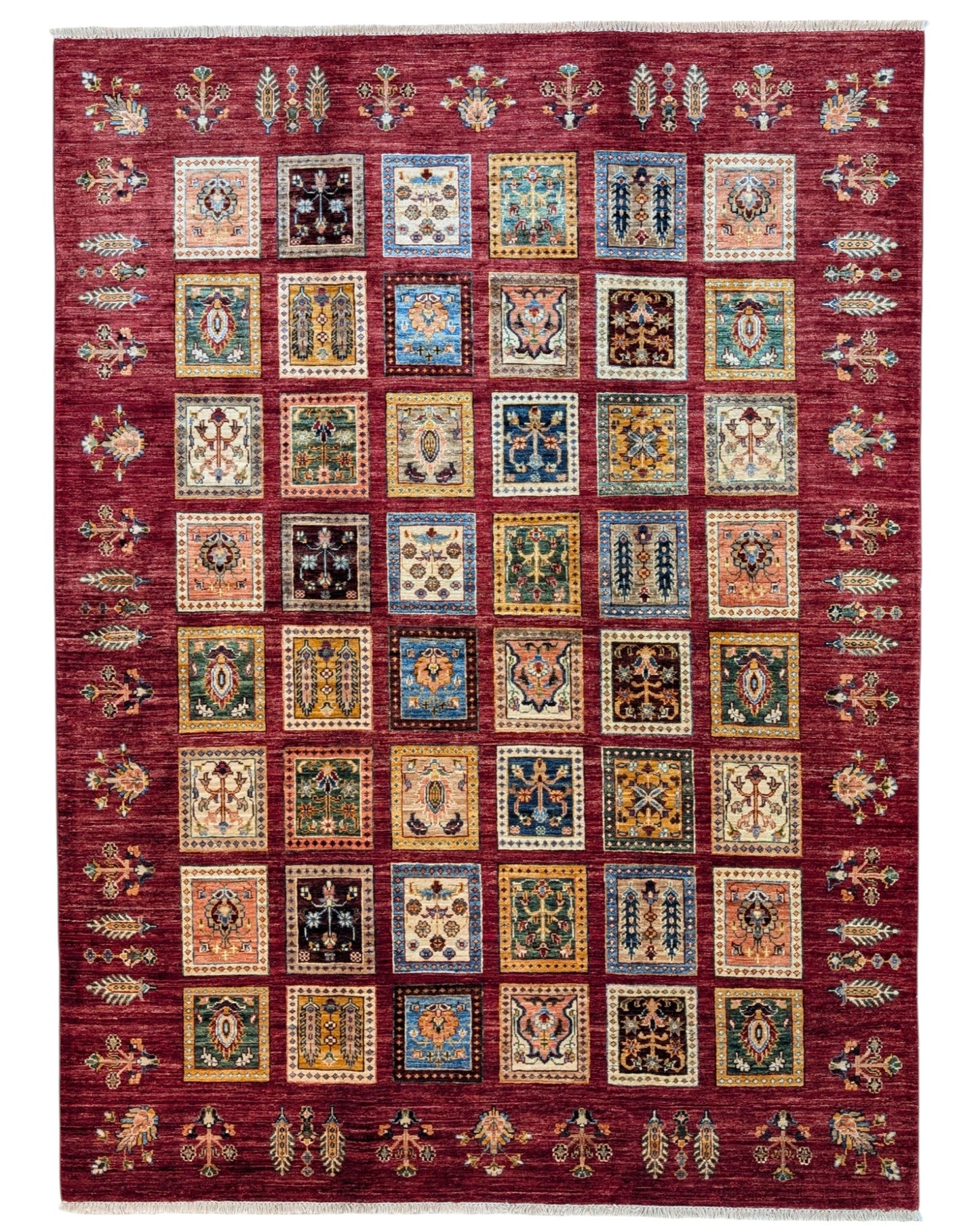 Tappeto Farahan “Fornelli” 241x180 cm, annodato a mano in Afghanistan, motivo a griglia con quadrati multicolore su fondo rosso intenso, lana tinta vegetale, certificato di autenticità.