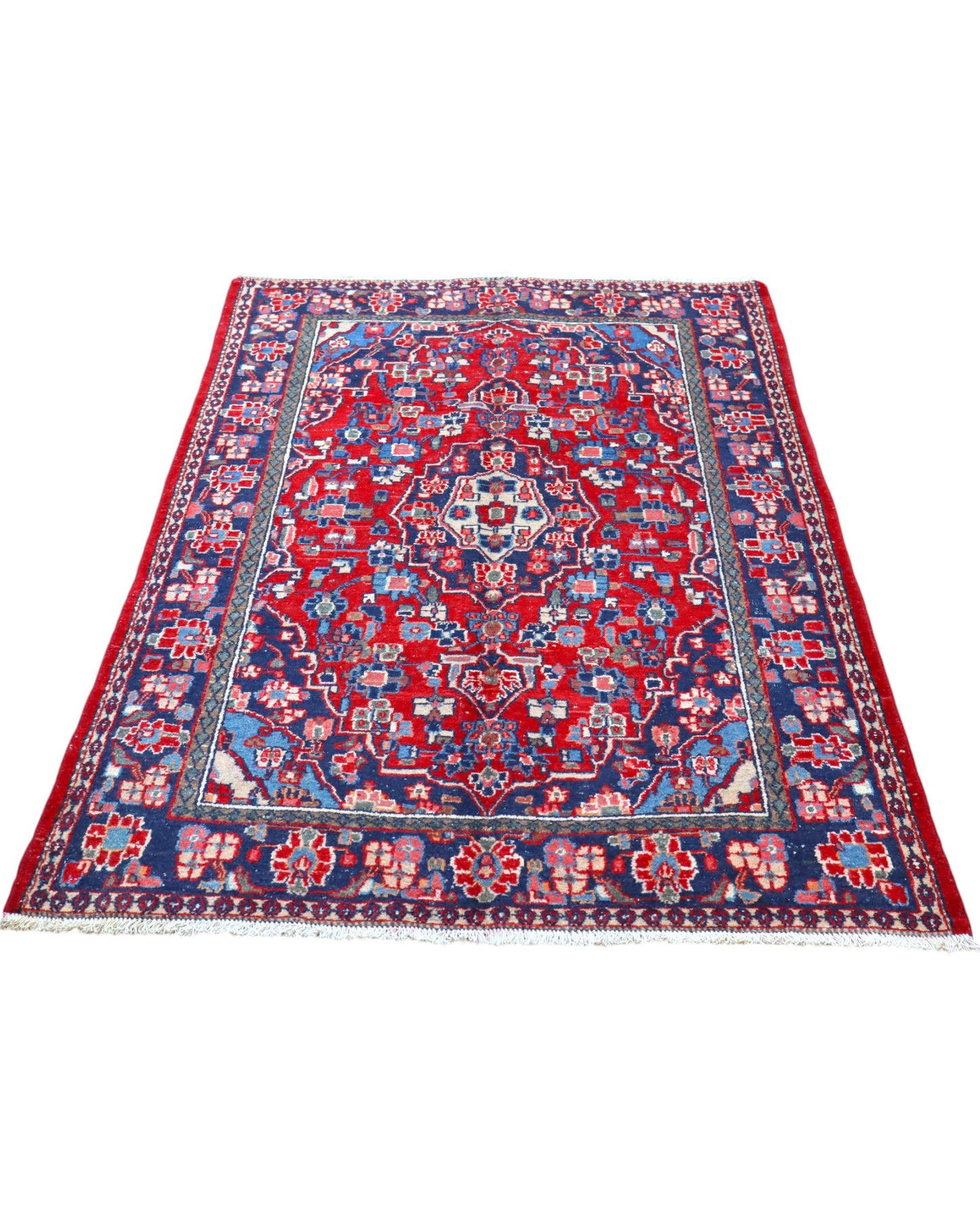 Tappeto Hamedan 190x127 cm annodato a mano, rettangolare, fondo rosso con motivi floreali e geometrici, realizzato in cotone e lana con colori vegetali.