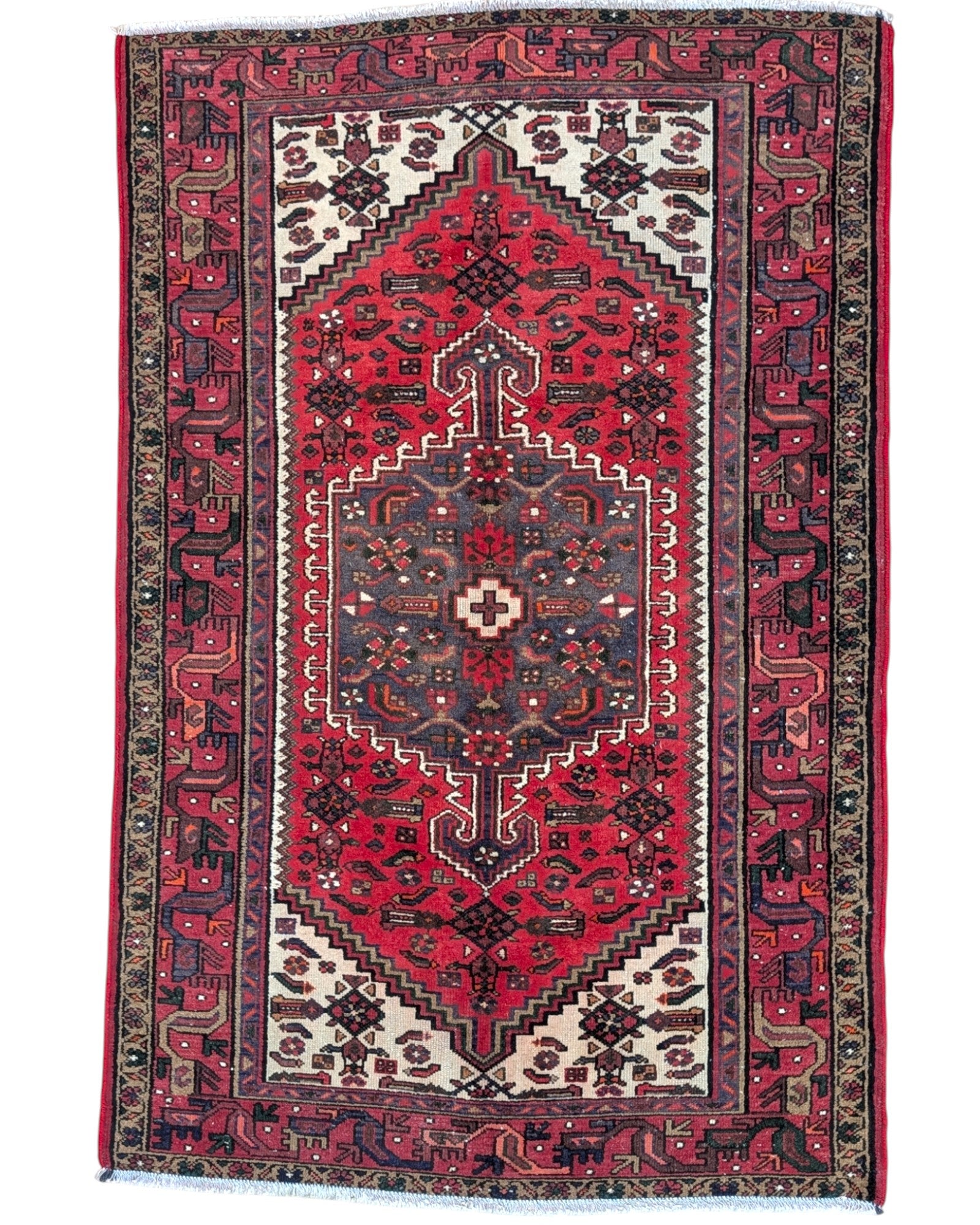 Tappeto Hamedan 191x126 cm annodato a mano, rettangolare, fondo rosso con dettagli geometrici, realizzato in cotone e lana con colori vegetali.