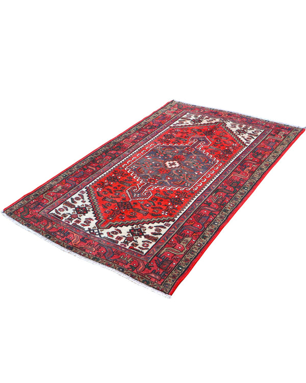 Tappeto Hamedan 191x126 cm annodato a mano, rettangolare, fondo rosso con dettagli geometrici, realizzato in cotone e lana con colori vegetali.