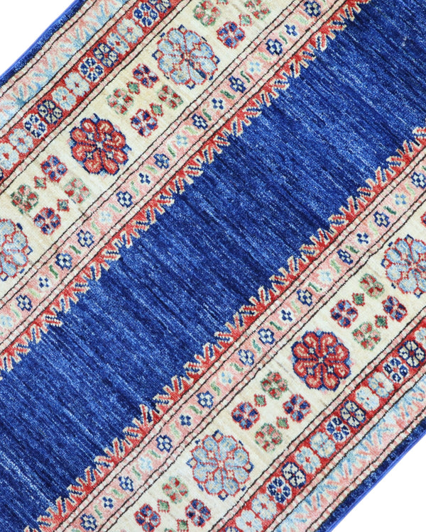 Tappeto Kazak 237x79 cm fondo blu annodato a mano in lana e cotone.