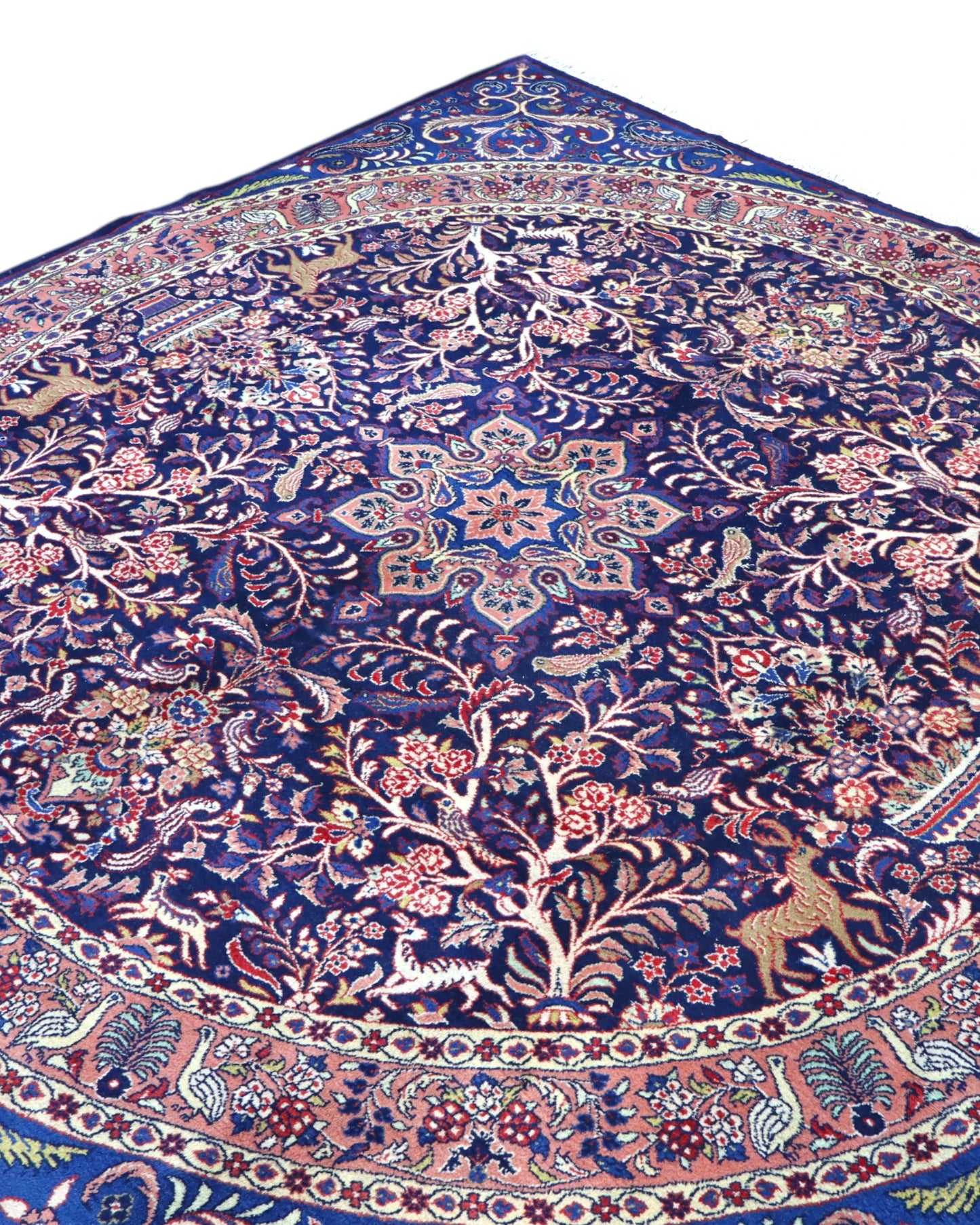 Tappeto Kerman quadrato 261x264 cm, annodato a mano in lana e cotone con colori vegetali, fondo blu con dettagli floreali e medaglione centrale persiano.
