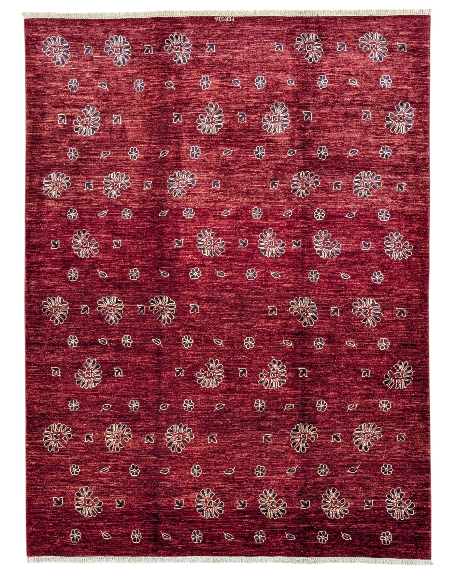 Tappeto “Rubino” di Darios 235x183 cm, annodato a mano, fondo rosso rubino con motivi floreali e foglie stilizzate beige, lana tinta vegetale, certificato incluso.
