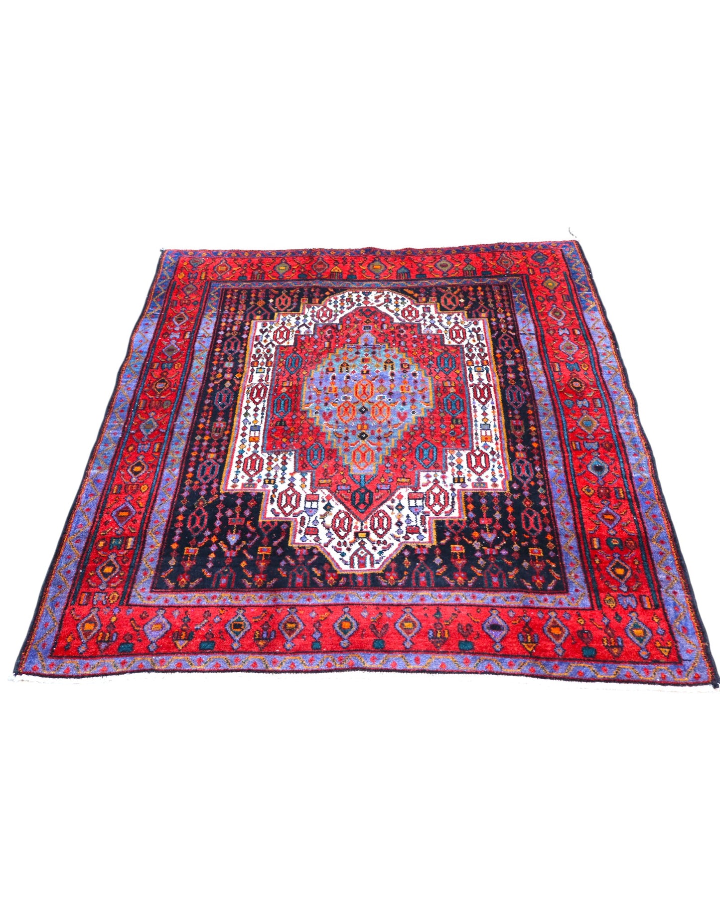 Tappeto Senneh 168x143 cm persiano, annodato a mano, medaglione centrale geometrico su fondo rosso con dettagli blu, avorio e arancio, tipico del Kurdistan iraniano.