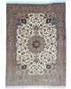 Tappeto Tabriz 60 Raj 206x151 cm, annodato a mano in Persia, fondo beige con disegno floreale dettagliato, lana mista seta tinta vegetale, certificato di autenticità incluso.