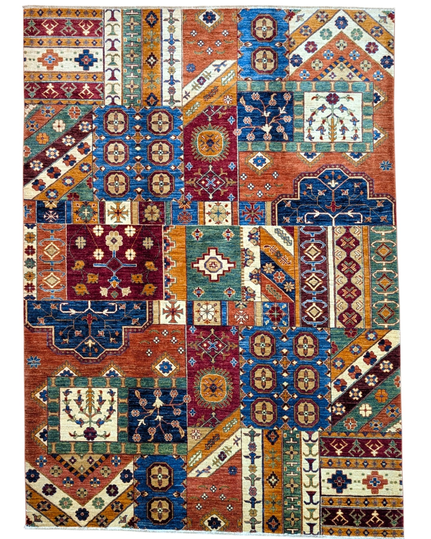 Tappeto moderno 241x173 cm Afghanistan, patchwork multicolore con motivi geometrici, tramato ed annodato a mano.
