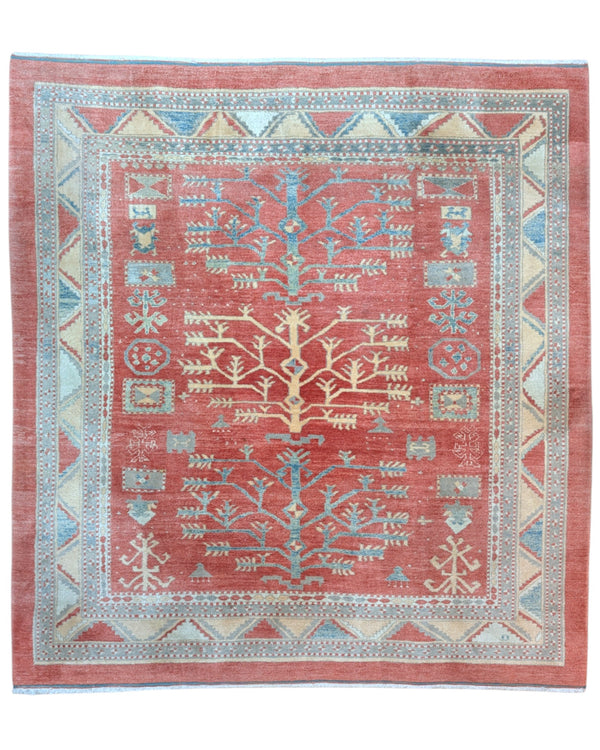 Tappeto Ziegler 248x230 cm con fondo rosso, Albero della Vita e bordure geometriche azzurre e avorio, tramato ed annodato a mano, provenienza Afghanistan.