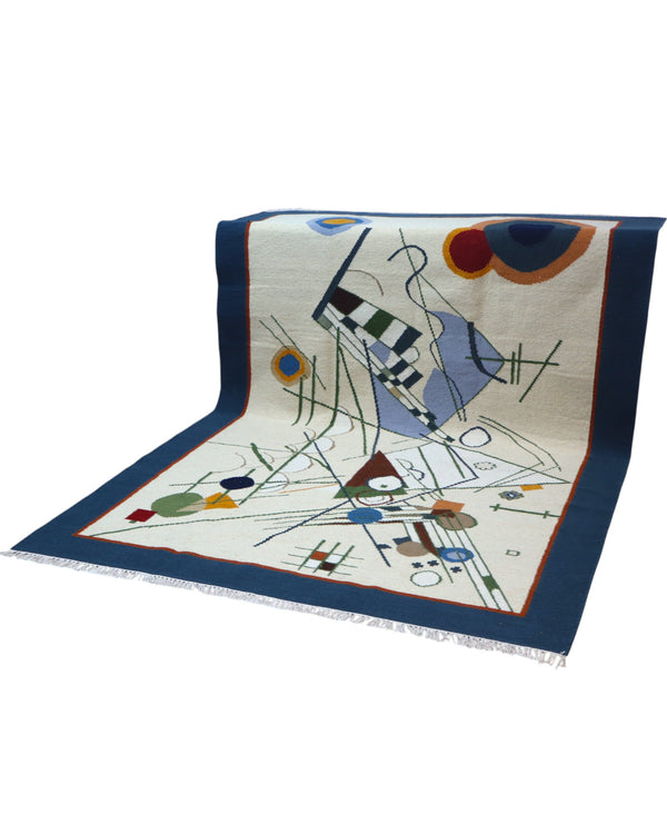 Tappeto Kilim moderno 228x204 cm con fondo chiaro e motivi astratti multicolori, tramato ed annodato a mano, provenienza Afghanistan.